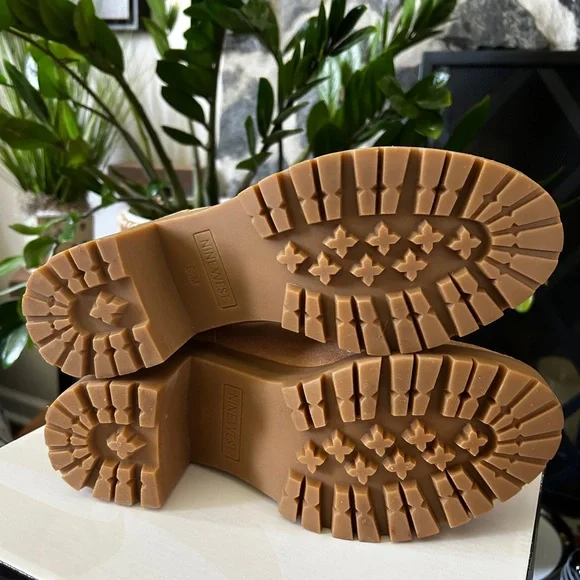 Nine West Qwork2 Women's Lug Sole Boots Natural Size 8.5 - Picture 9 of 13